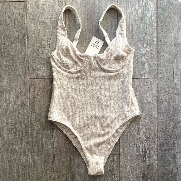 🔥🔥BILLABONG - SUMMER HIGH UNDERWIRE ONE PIECE🔥 - Picture 4 of 9